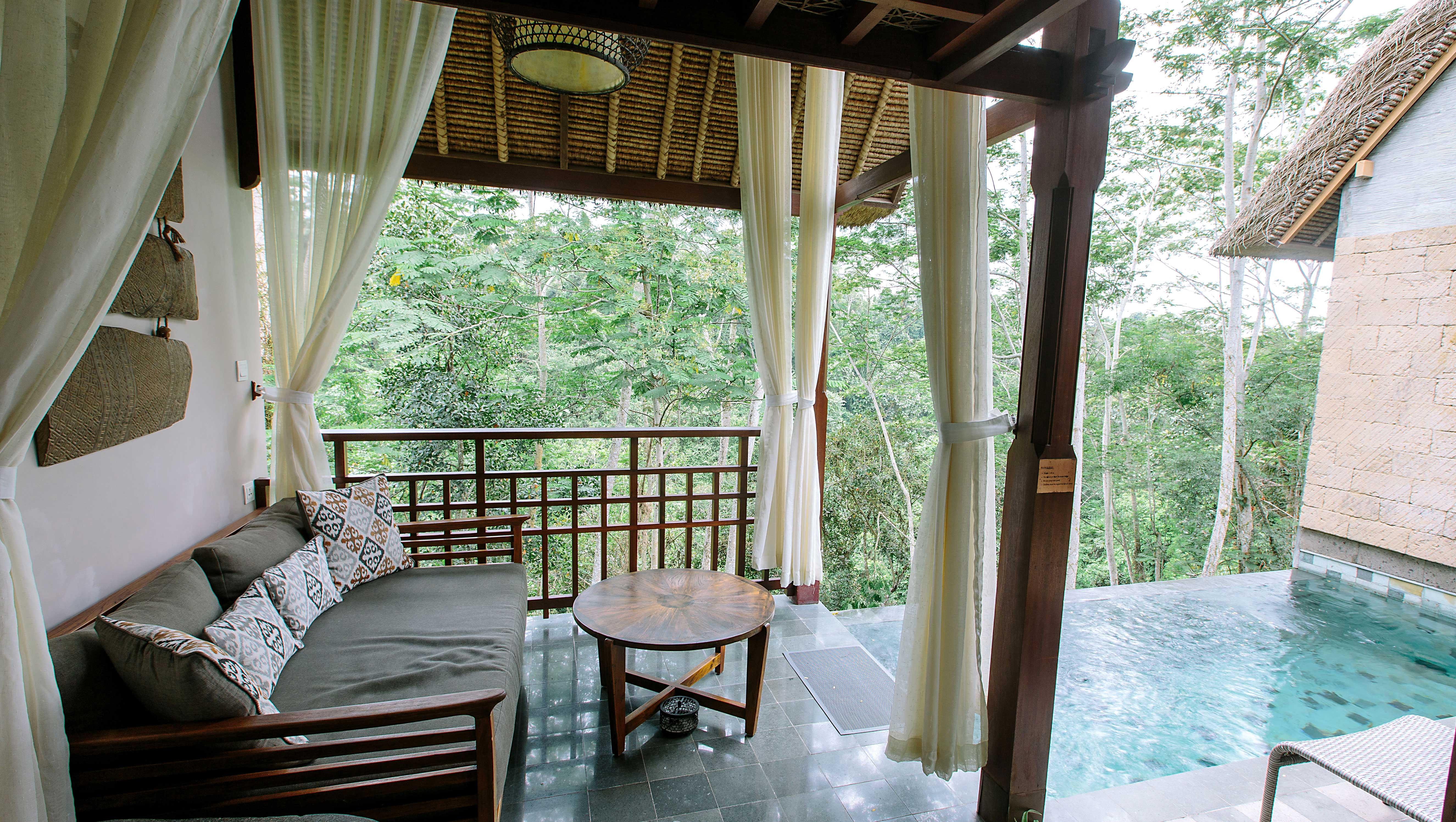 Tejaprana Resort y Spa Ubud Exterior foto A view of the pool at the resort