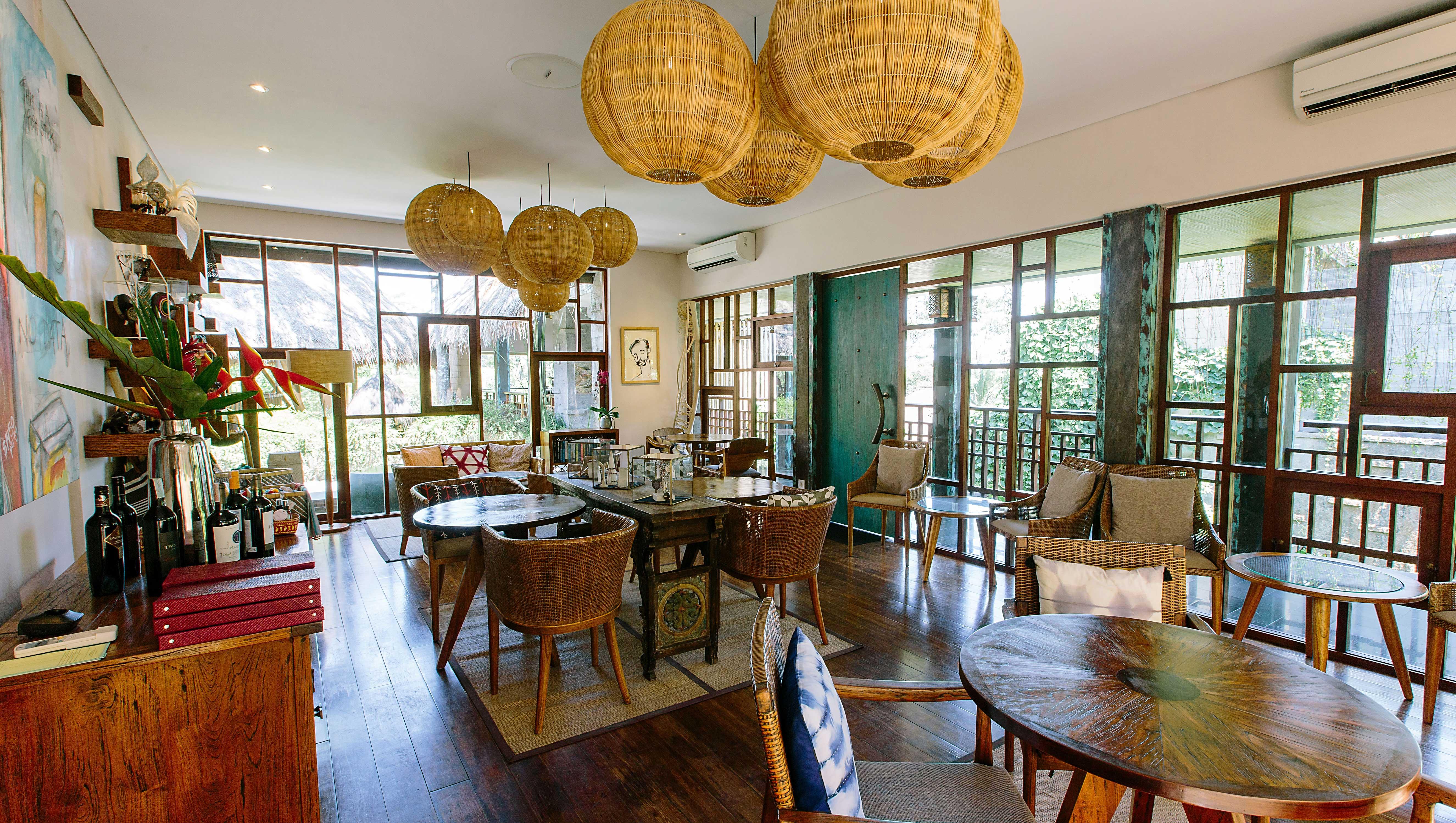 Tejaprana Resort y Spa Ubud Exterior foto The restaurant at the hotel