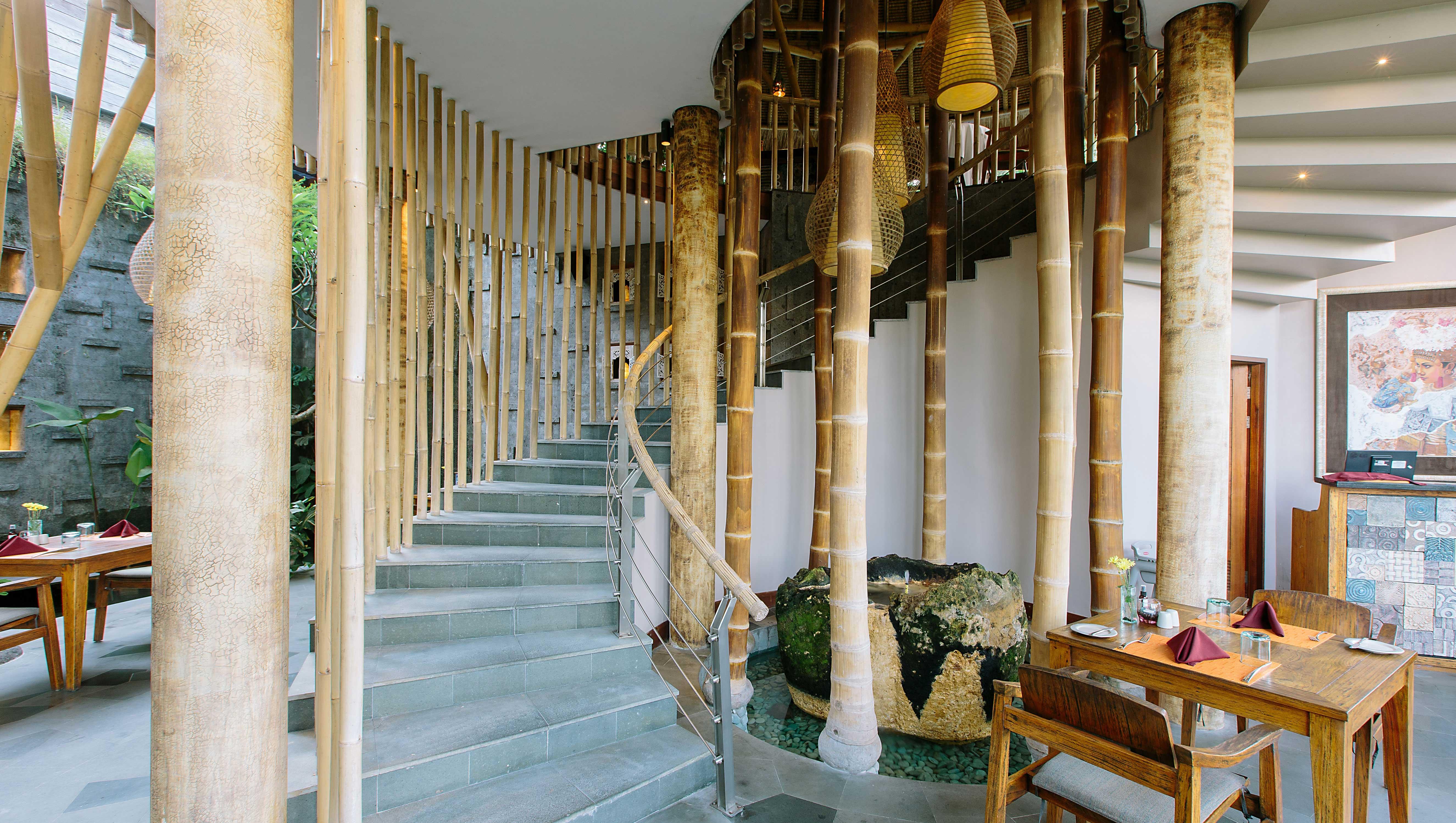 Tejaprana Resort y Spa Ubud Exterior foto Bamboo staircase