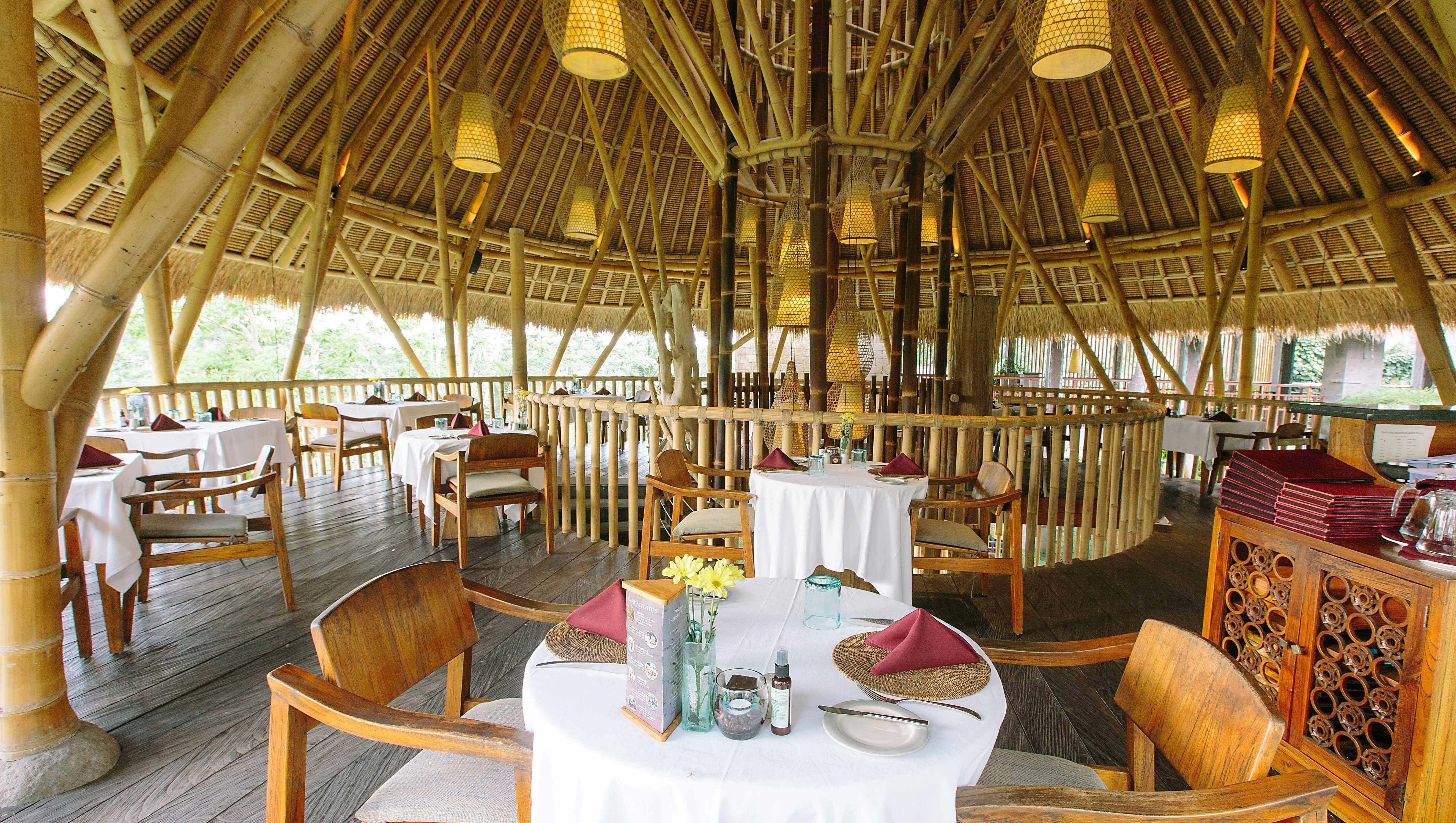 Tejaprana Resort y Spa Ubud Exterior foto The restaurant at the resort