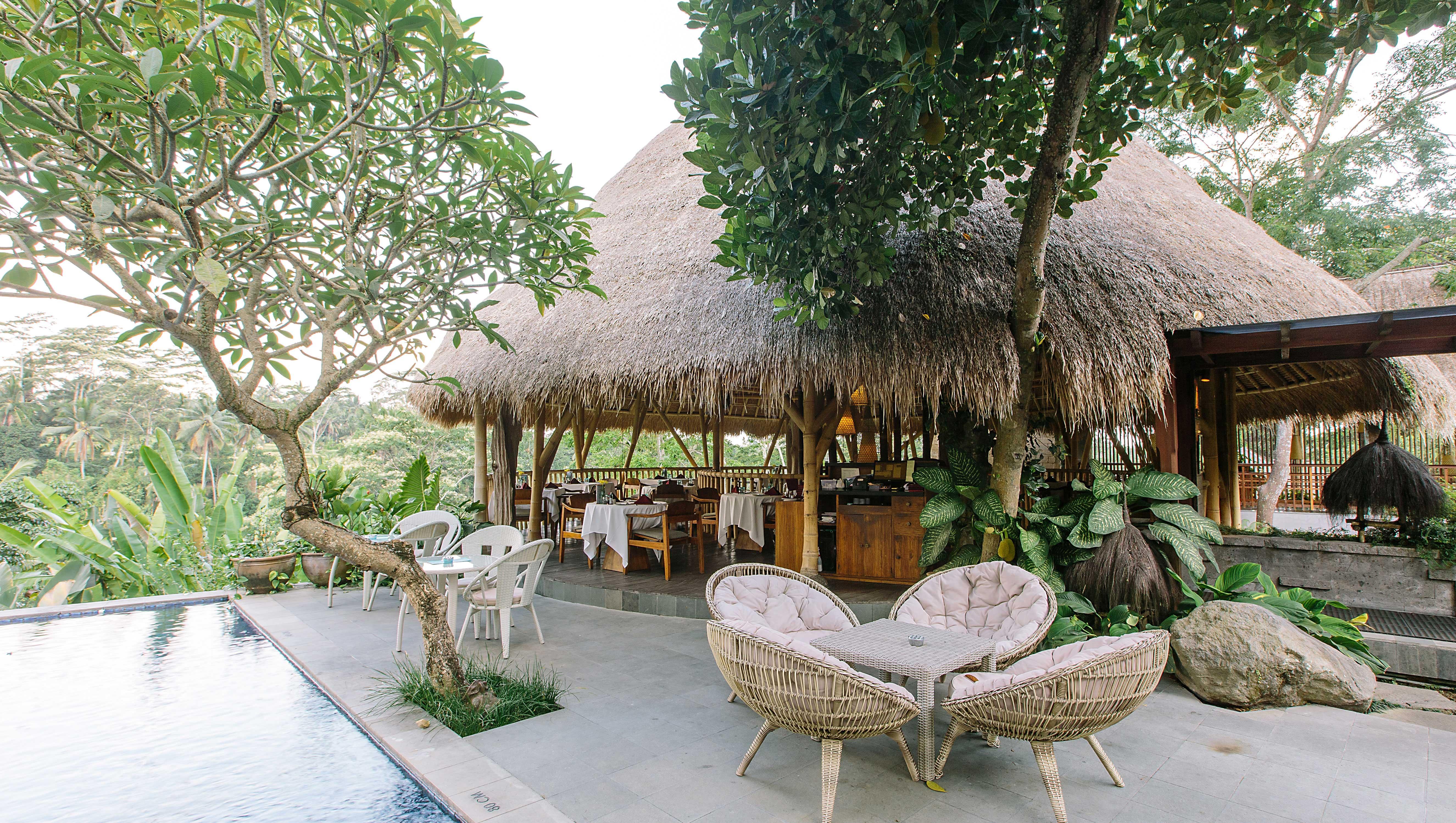 Tejaprana Resort y Spa Ubud Exterior foto The restaurant at the resort