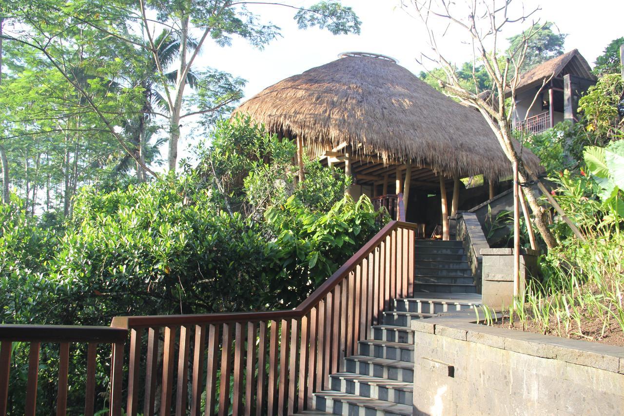 Tejaprana Resort y Spa Ubud Exterior foto The resort's main building